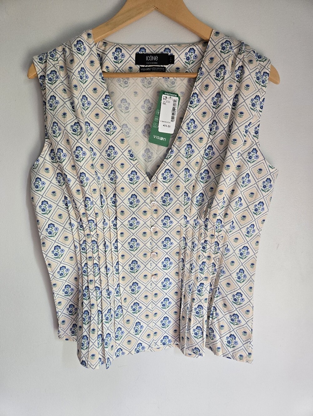 New ICONE by SIMONS Sleeveless V-Neck Printed Cream and Blue Top